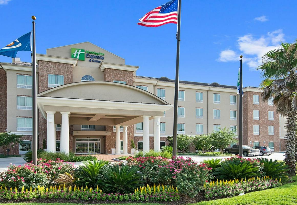 Holiday Inn Express & Suites Gonzales by IHG hotel hero