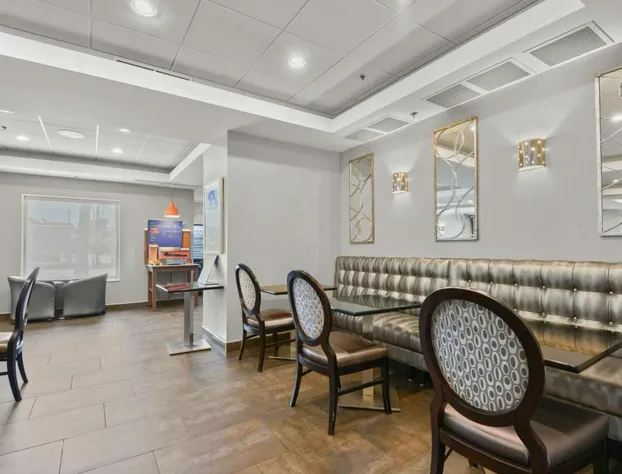 Holiday Inn Express & Suites Gonzales by IHG hotel detail image 3