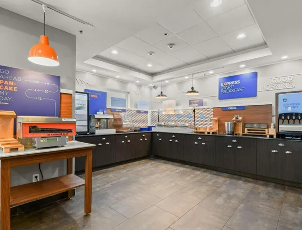 Holiday Inn Express & Suites Gonzales by IHG hotel detail image 3