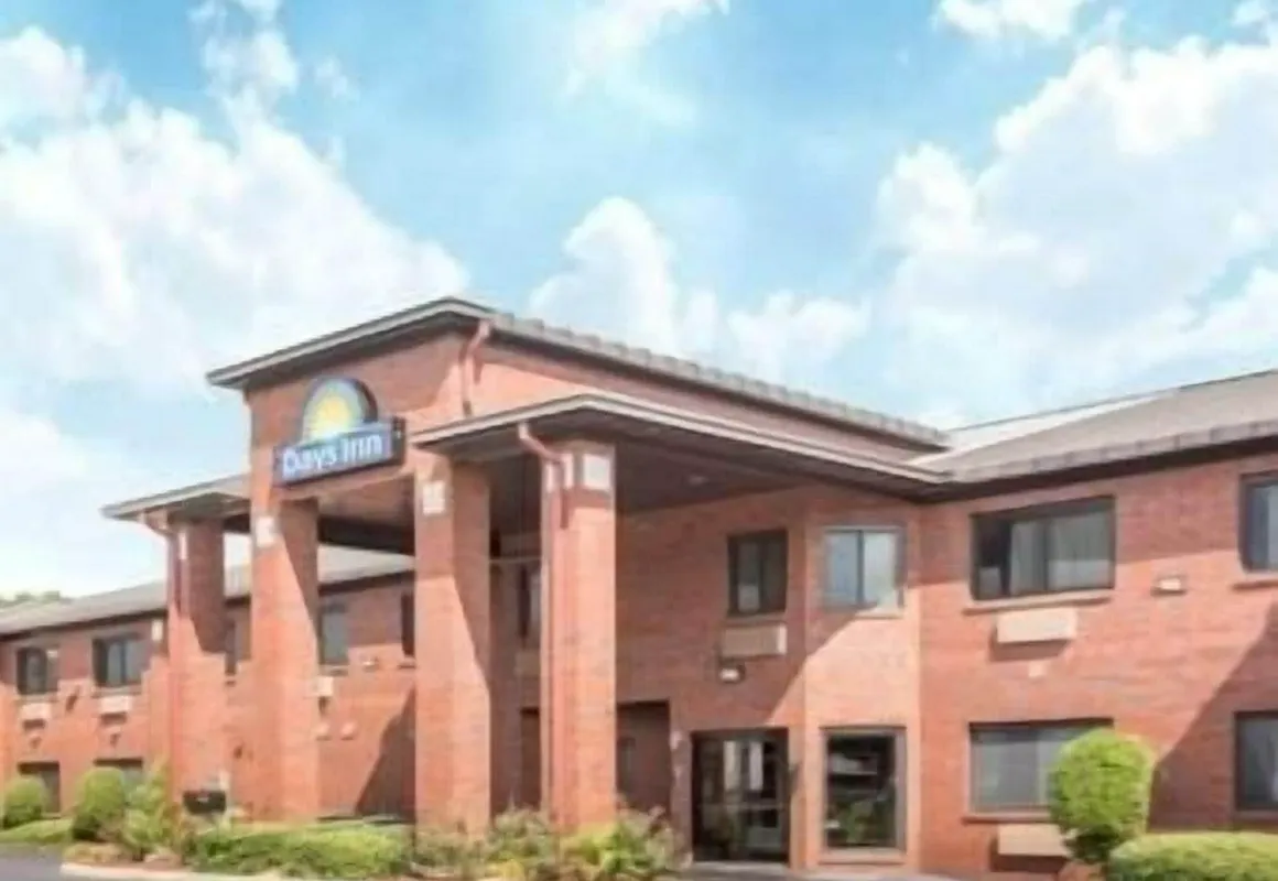 Days Inn By Wyndham Phenix City Near Fort Moore hotel hero