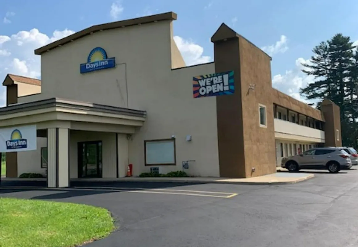 Days Inn by Wyndham Bellville Mansfield hotel hero