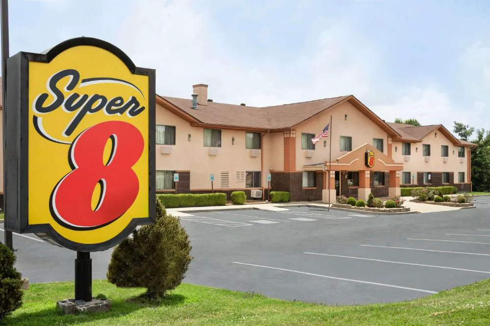 Super 8 by Wyndham Mayfield hotel hero