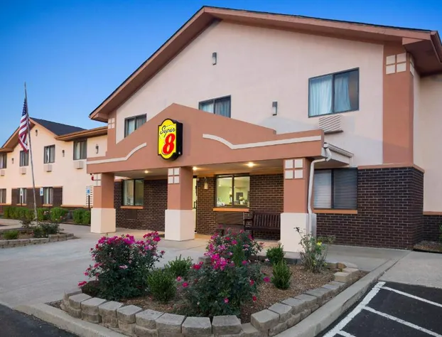 Super 8 by Wyndham Mayfield hotel detail image 2