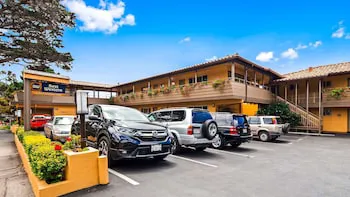 Best Western Carmel's Town House Lodge hotel detail image 1