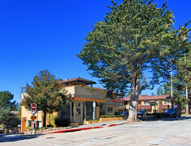 Best Western Carmel's Town House Lodge hotel detail image 1