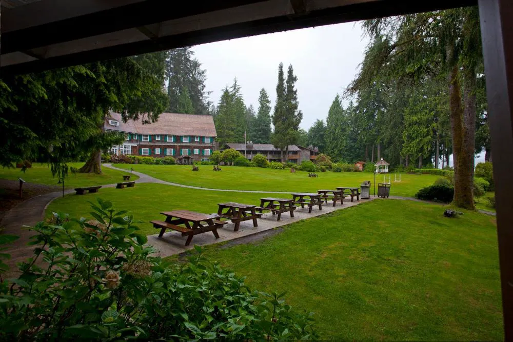 Lake Quinault Lodge hotel hero