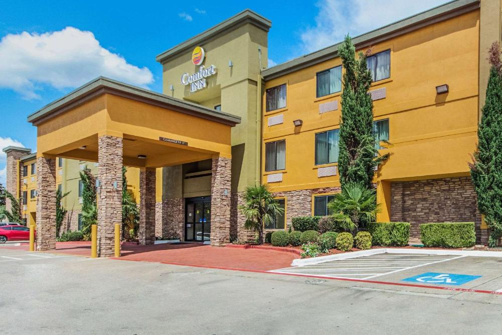 Comfort Inn Dallas Park Central hotel hero