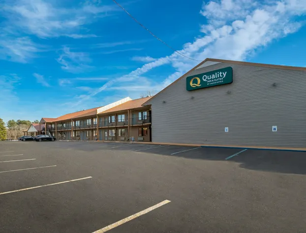 Quality Inn & Suites Corinth West hotel detail image 4