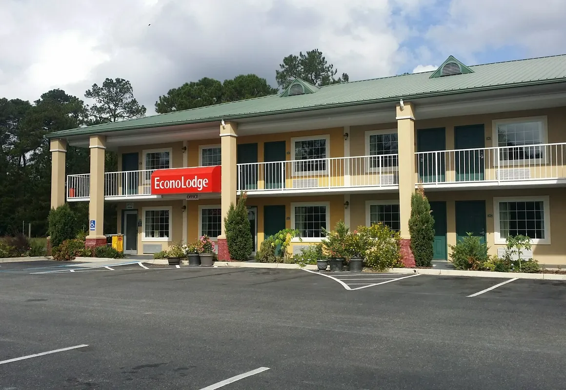 Econo Lodge hotel hero