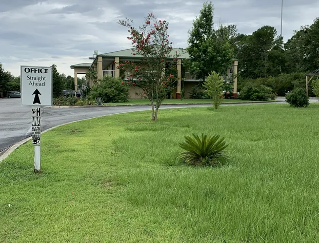 Econo Lodge hotel detail image 3