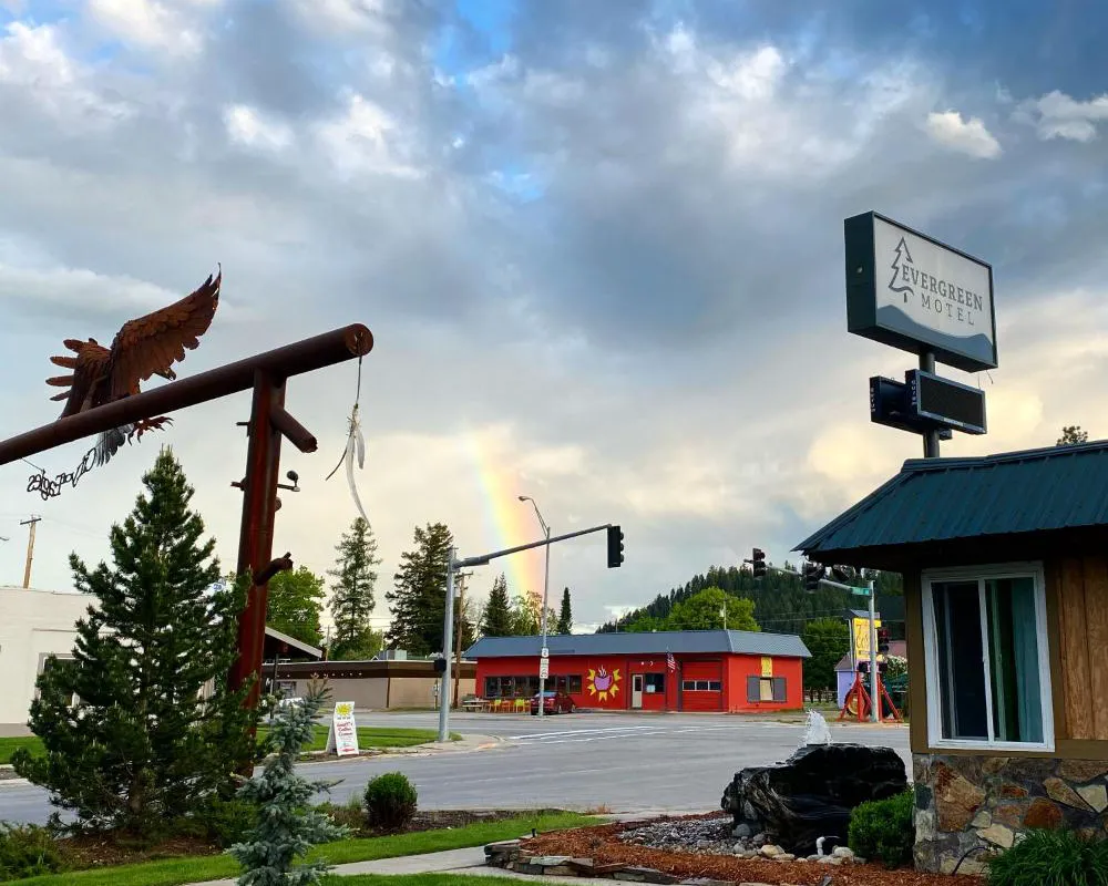 Evergreen Motel hotel hero