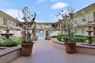 Americas Best Value Inn & Suites Anaheim Convention Center hotel detail image 1