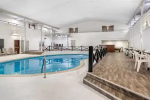 Comfort Inn & Suites hotel detail image 1