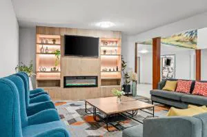 Comfort Inn & Suites hotel detail image 1