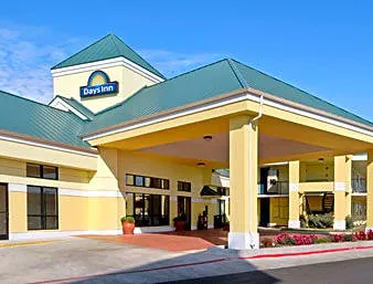 Days Inn by Wyndham Central San Antonio NW Medical Center hotel detail image 2