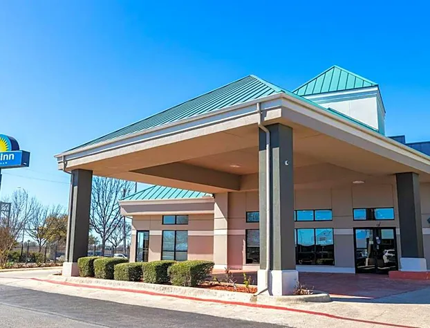 Days Inn by Wyndham Central San Antonio NW Medical Center hotel detail image 1