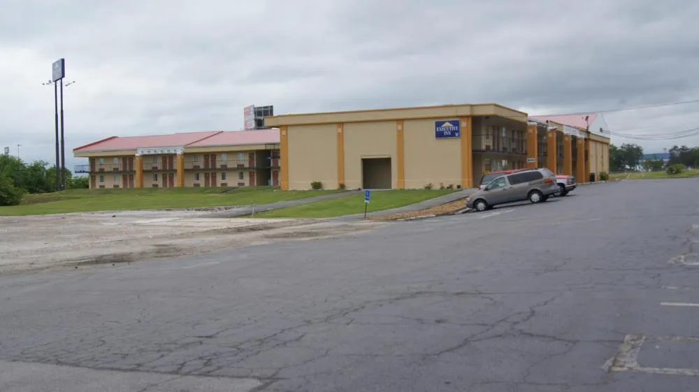 Executive Inn hotel hero