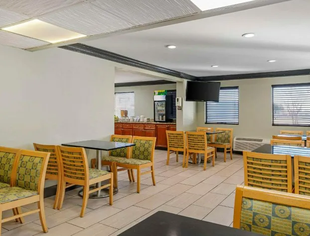 Quality Inn & Suites Morrow Atlanta South hotel detail image 4