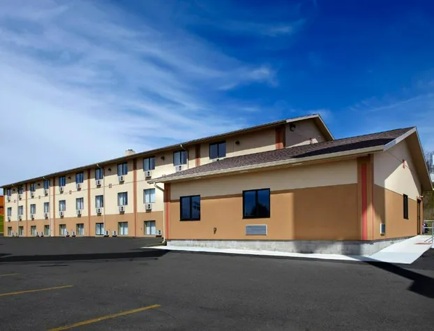 Super 8 by Wyndham St. Clairsville OH/Wheeling WV Area hotel detail image 3