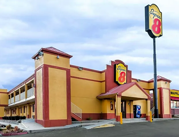 Super 8 by Wyndham Indianapolis/Southport Rd hotel detail image 2