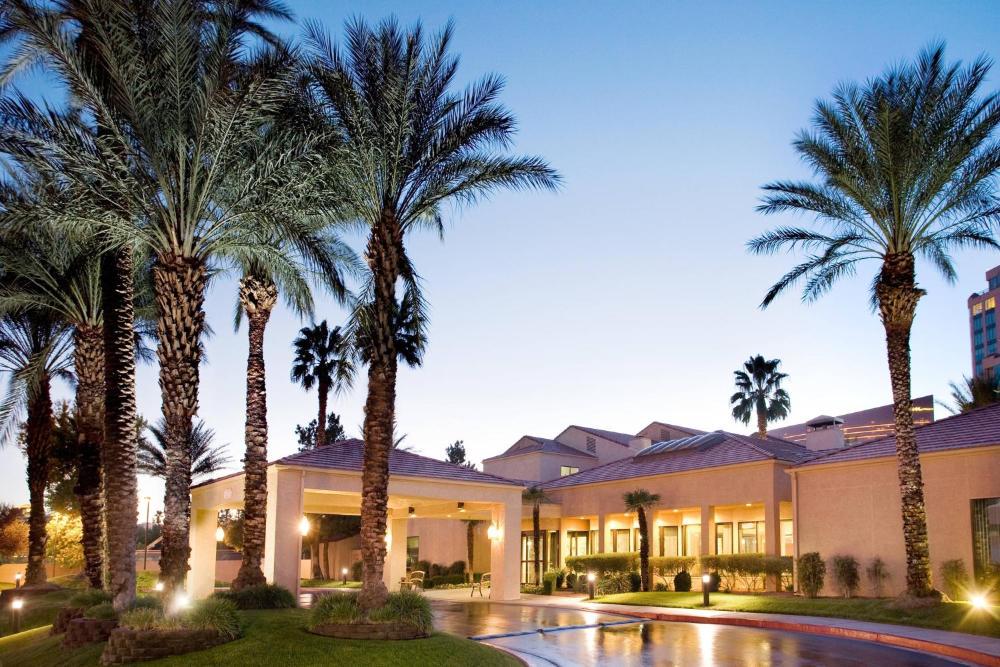 Courtyard by Marriott Las Vegas Convention Center hotel hero