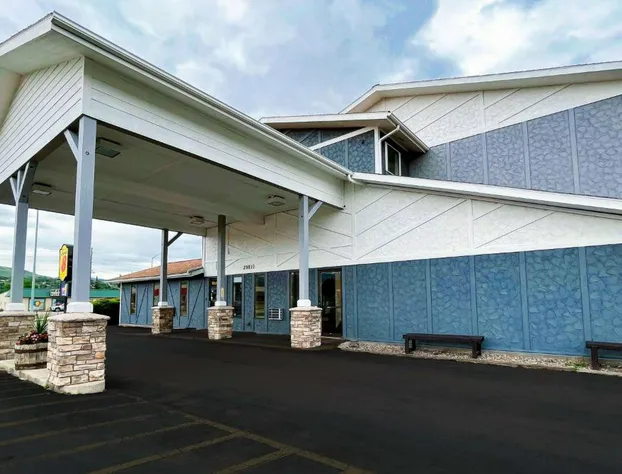 Super 8 by Wyndham Missoula/Brooks Street hotel detail image 1