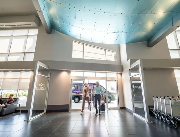 Hotel Clique Calgary Airport hotel detail image 2