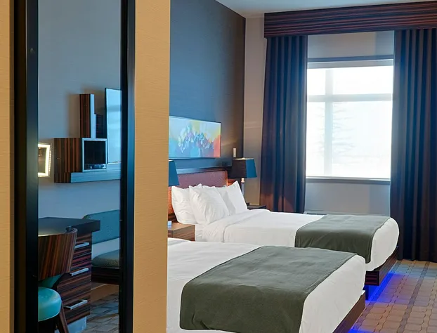 Hotel Clique Calgary Airport hotel detail image 4