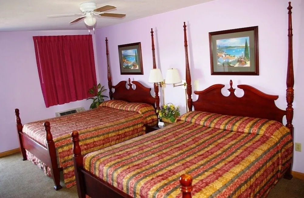 Blue Spruce Motel hotel hero