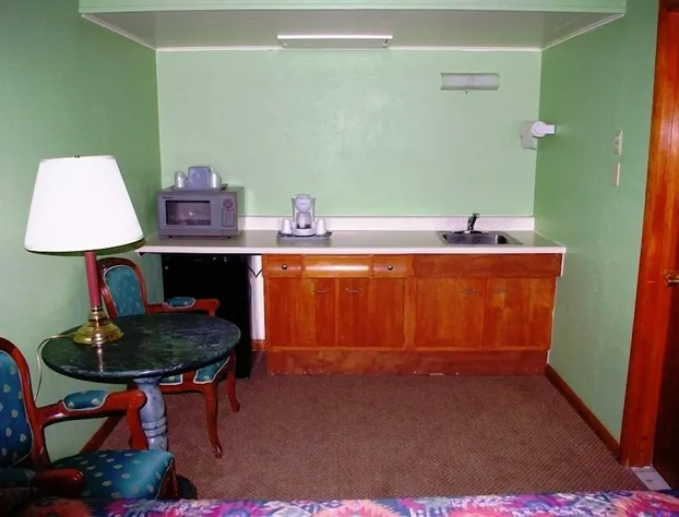 Blue Spruce Motel hotel detail image 2