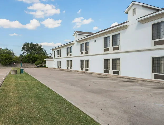 Motel 6 Dallas - Irving DFW Airport South hotel detail image 1