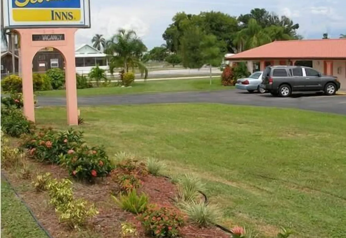 Scottish Inns Okeechobee hotel hero