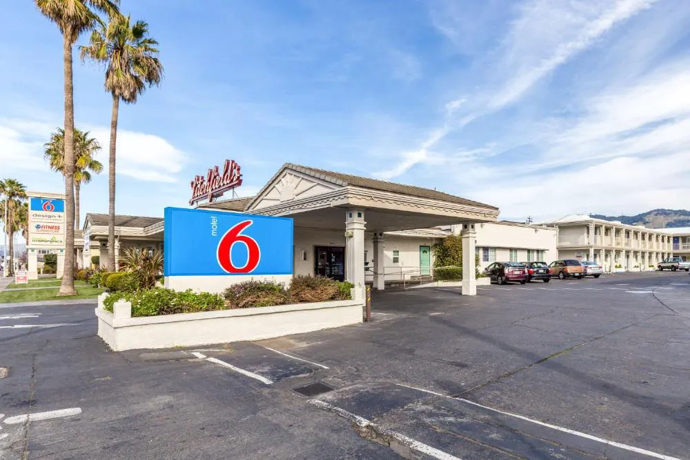 Motel 6 San Rafael, CA hotel hero