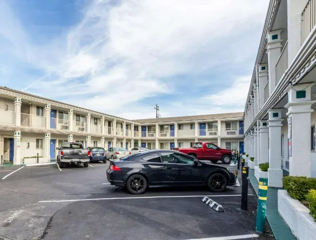 Motel 6 San Rafael, CA hotel detail image 1