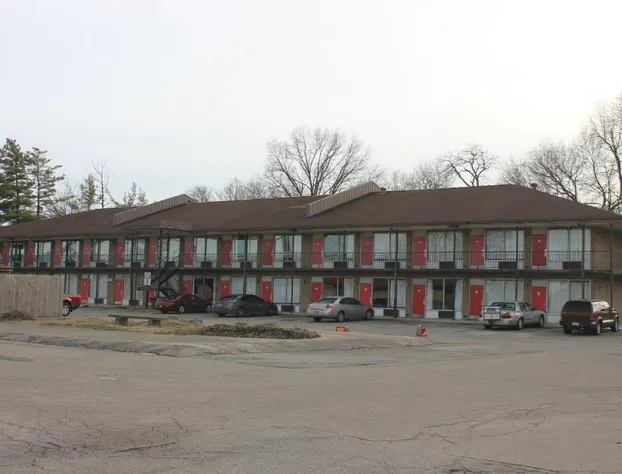 Red Carpet Inn - Louisville hotel detail image 1