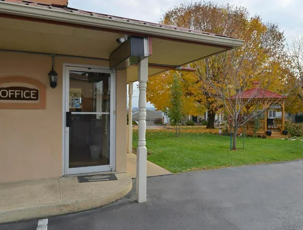 Red Carpet Inn Ronks hotel detail image 4