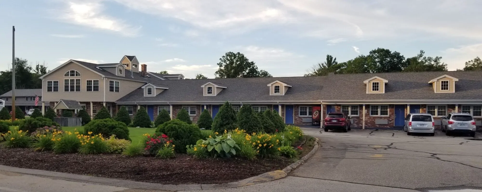 Scottish Inn Sturbridge hotel hero