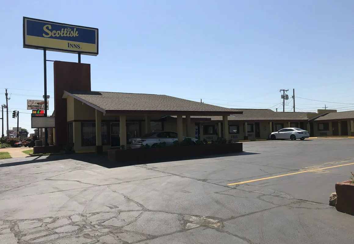 Scottish Inns Weatherford hotel hero