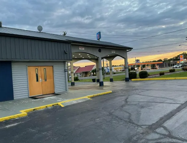 Scottish Inn Manchester hotel detail image 1