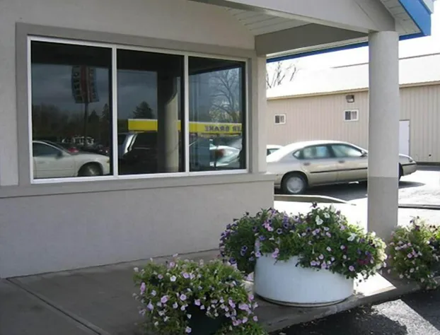 Utica Rest Inn hotel detail image 4