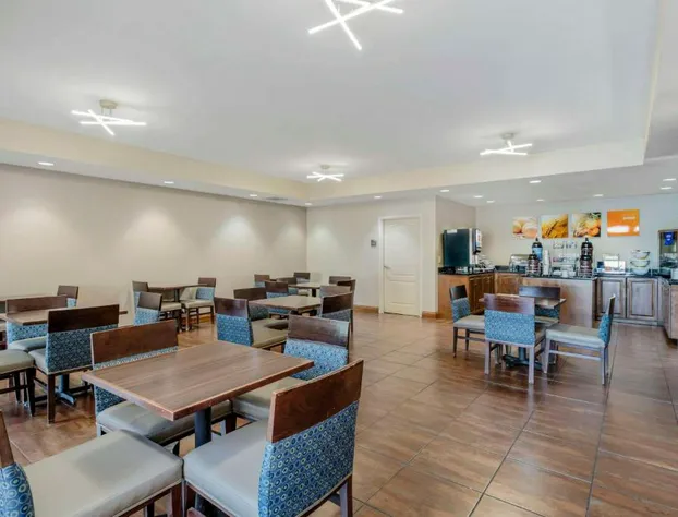 Comfort Suites Knoxville East hotel detail image 3