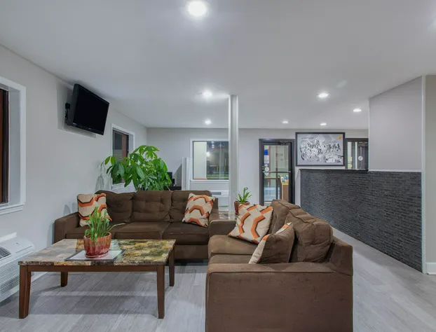 Super 8 by Wyndham Florence hotel detail image 3