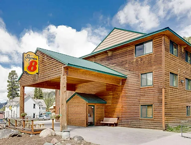 Super 8 by Wyndham Cooke City Yellowstone Park hotel detail image 4