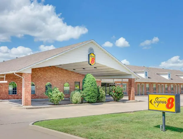 Super 8 by Wyndham Big Cabin/Vinita Area hotel detail image 2