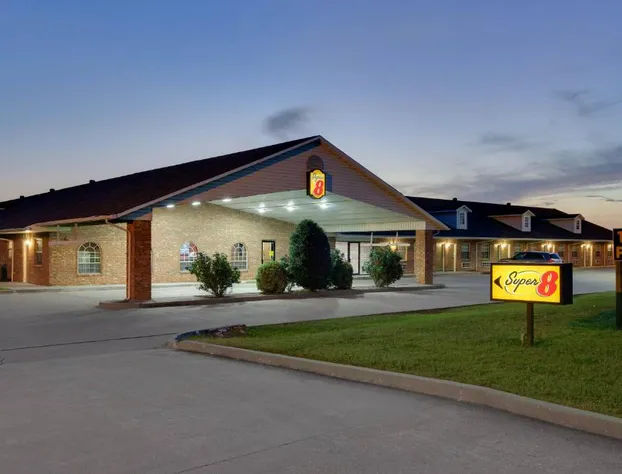 Super 8 by Wyndham Big Cabin/Vinita Area hotel detail image 3