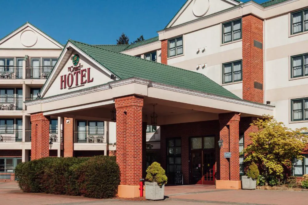 The Grand Hotel Nanaimo hotel hero