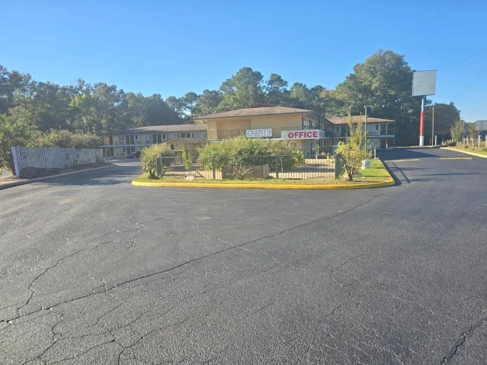 Carpet Inn hotel hero