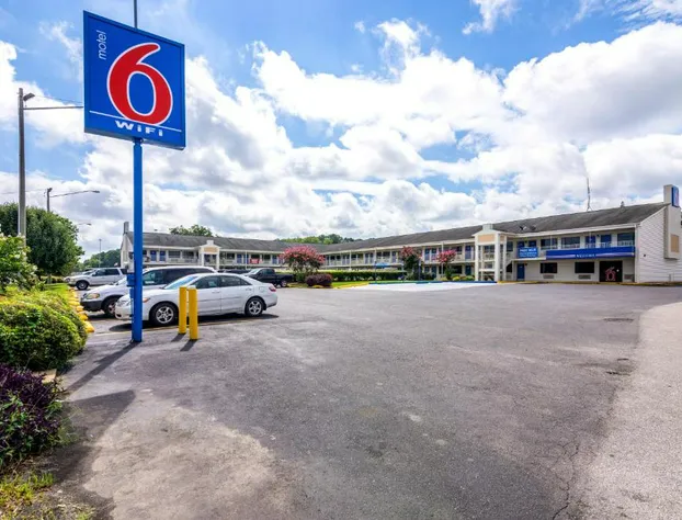 Motel 6 Anniston, AL hotel detail image 3
