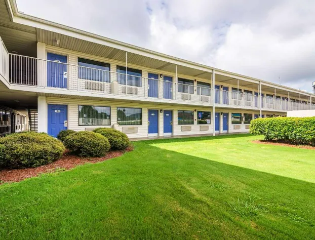 Motel 6 Anniston, AL hotel detail image 4