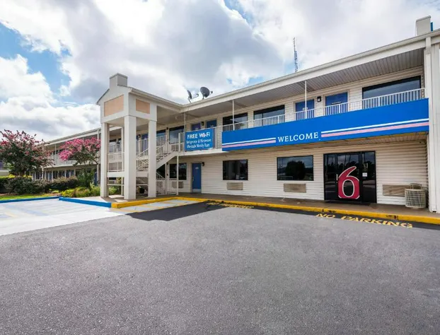 Motel 6 Anniston, AL hotel detail image 4